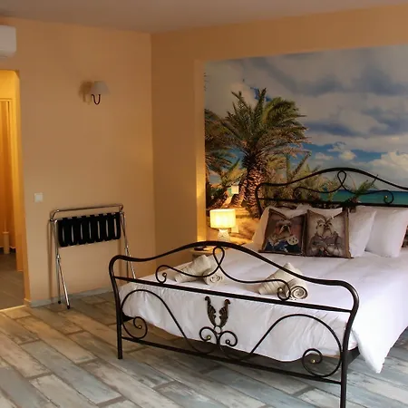 Fileas Art Hotel 3*